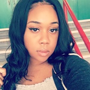 Meet your Posher, Latoya